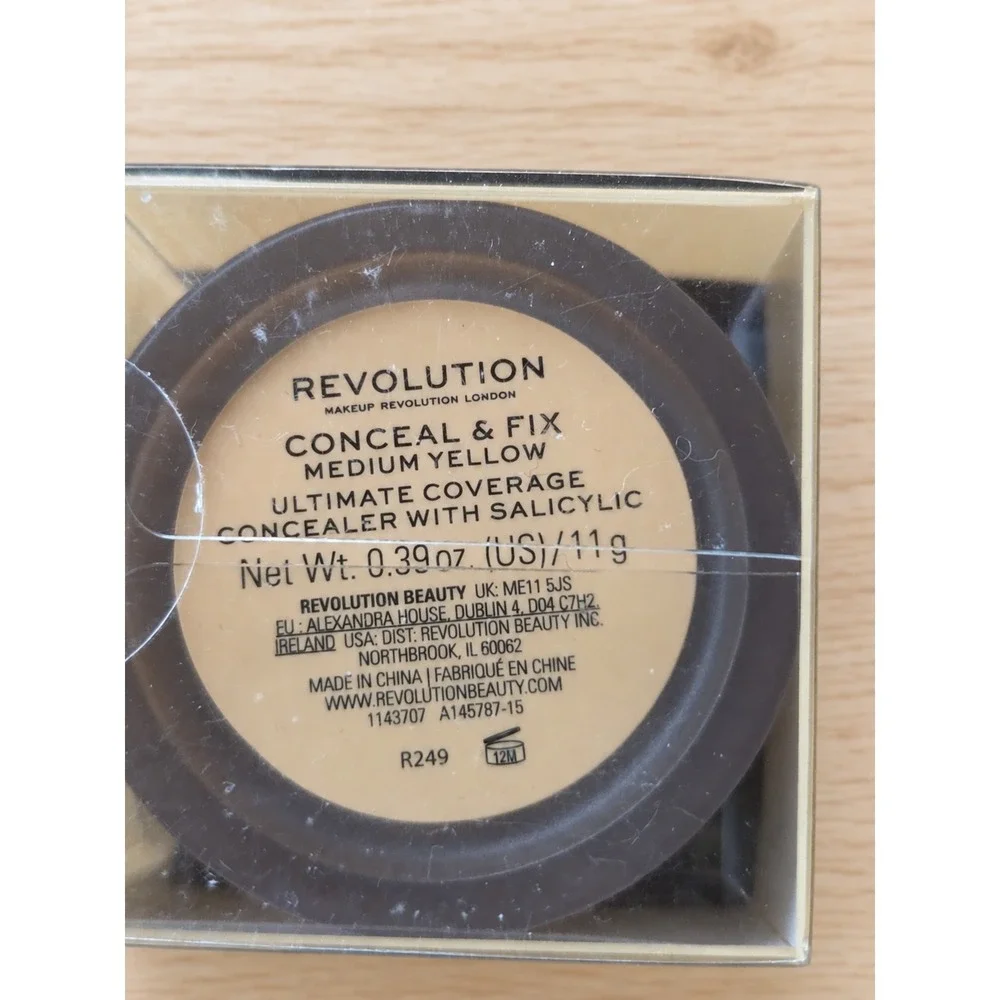 Revolution Conceal & Fix Ultimate Coverage Concealer Medium Yellow Salicylic 11g